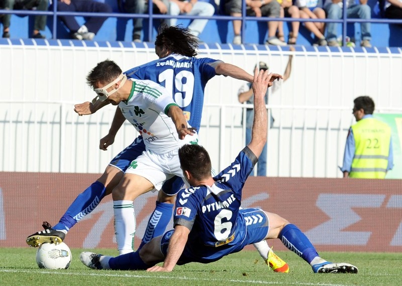 Νίνης: Ο μασκοφόρος… τιμωρός (video+photos)