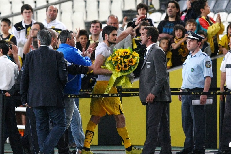 Συγκίνηση στο «αντίο» του Λυμπερόπουλου (photos)