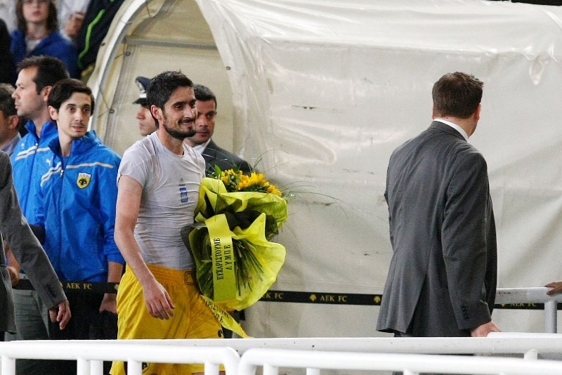 Συγκίνηση στο «αντίο» του Λυμπερόπουλου (photos)