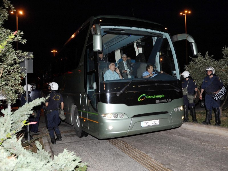 Έσπασαν το πούλμαν του Παναθηναϊκού! (photos)