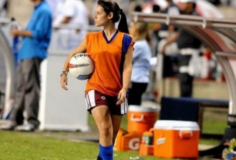 Φερνάντα Μάγια: Το διάσημο ball girl του βραζιλιάνικου ποδοσφαίρου γυμνό στο Playboy! (photos+video)