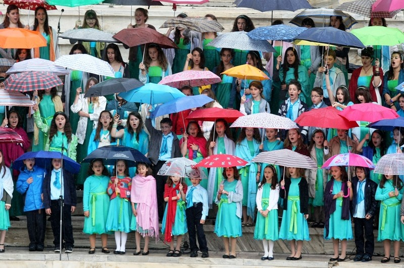 Η Ολυμπιακή Φλόγα στο δρόμο για το Λονδίνο (photos)