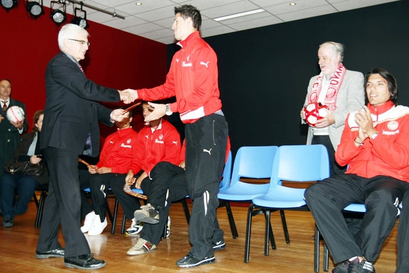 Ολυμπιακός: Διπλή επίσκεψη στην Αυστραλία (photos)