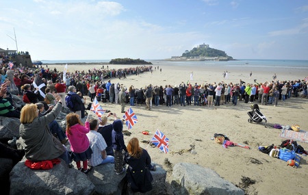 Λονδίνο 2012: Ο Άινσλι ξεκίνησε την Λαμπαδηδρομία (photos)