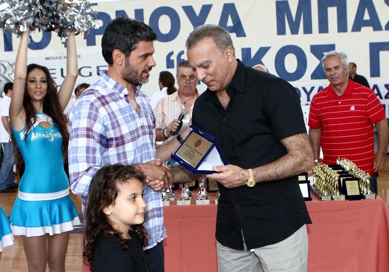 Αποθέωσαν τον Γκάλη στην Καλλιθέα (photos)