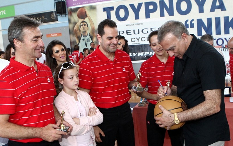 Αποθέωσαν τον Γκάλη στην Καλλιθέα (photos)