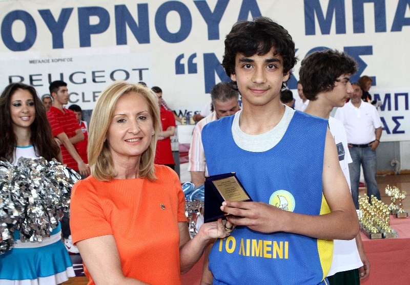 Αποθέωσαν τον Γκάλη στην Καλλιθέα (photos)