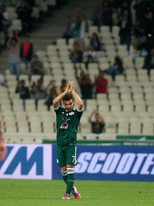 «Πράσινο» σεντόνι, ραμμένο απ΄ τον Τοτσέ... (photos+videos)