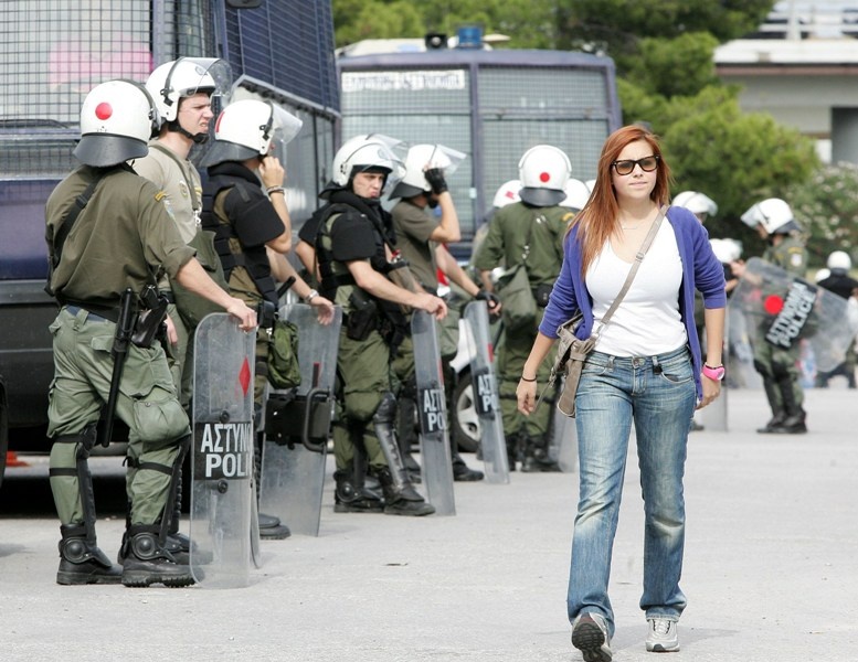Αποκλεισμένη... ζώνη το ΣΕΦ (photos)