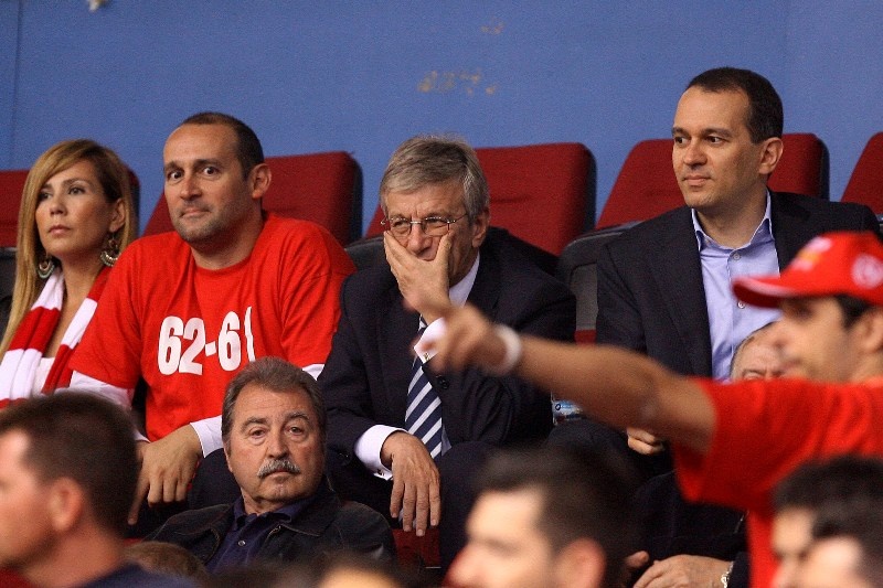 Με νέο μπλουζάκι ο Αγγελόπουλος (photos)