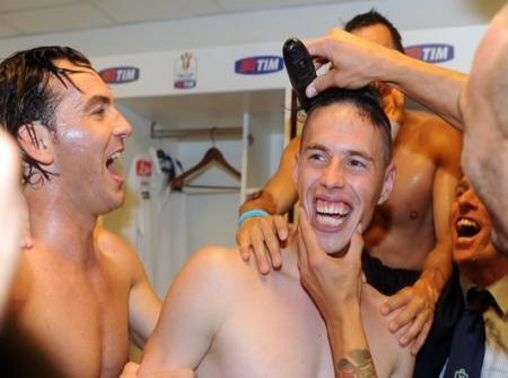 Το είπε και το έκανε ο Χάμσικ: Κουρεύτηκε! (photo+video)