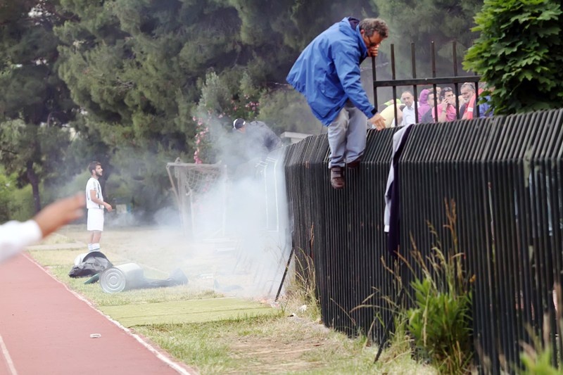 Μαχαιρώματα μεταξύ οπαδών στο Πεύκη-Περαμαϊκός (photos)