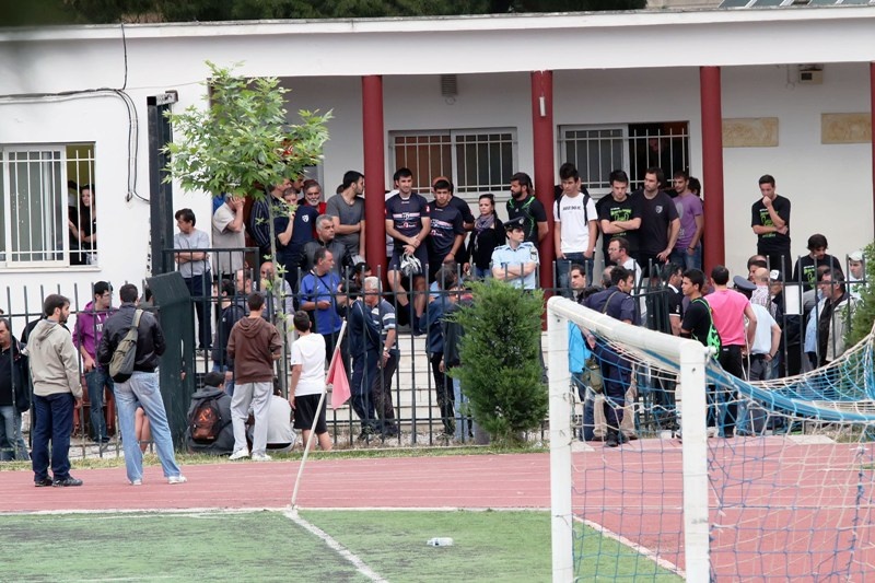 Μαχαιρώματα μεταξύ οπαδών στο Πεύκη-Περαμαϊκός (photos)