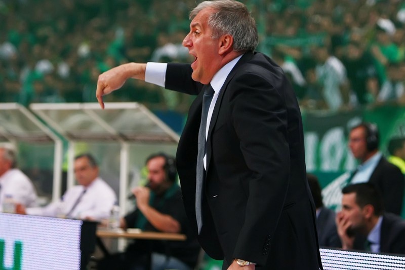 Εδειξαν τα... καρύδια τους σε Ολυμπιακό και διαιτησία