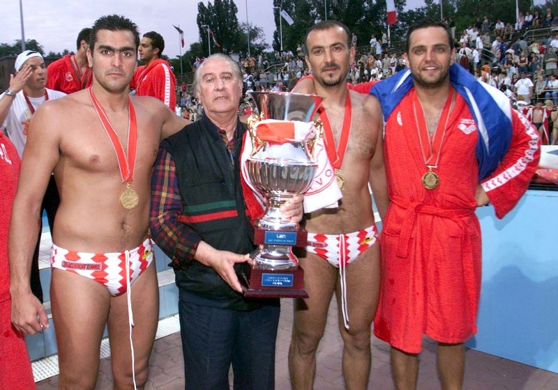 Όταν η Ευρώπη υποκλίθηκε στον Ολυμπιακό (photos+videos)