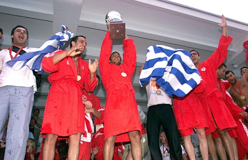 Όταν η Ευρώπη υποκλίθηκε στον Ολυμπιακό (photos+videos)