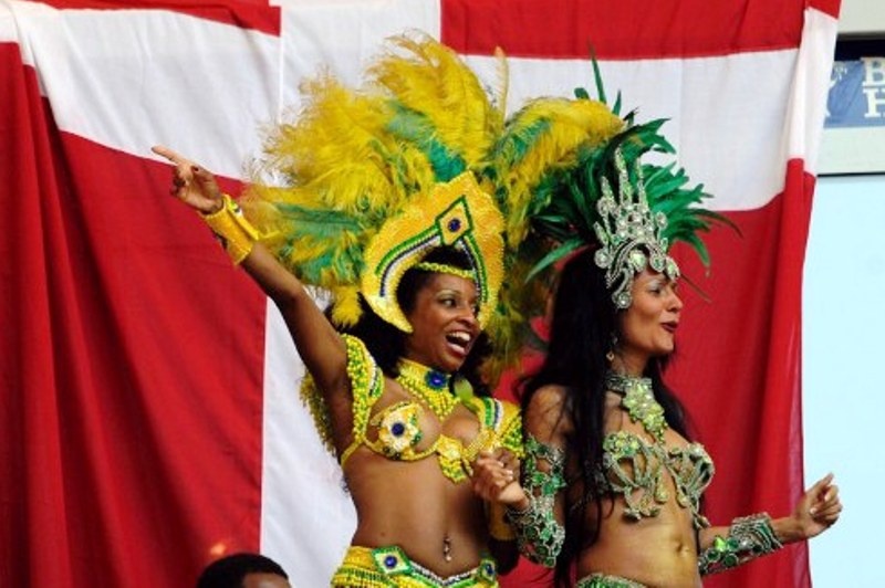 Euro 2012: Οι πρώτες σέξι παρουσίες (photos)