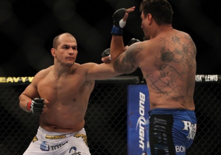 Παρέμεινε παγκόσμιος πρωταθλητής ο Junior Dos Santos στο UFC 146