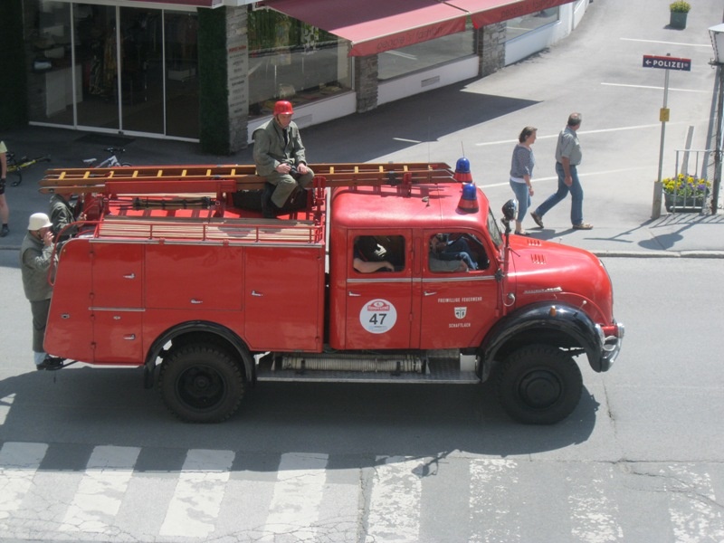 Παρέλαση πυροσβεστικών οχημάτων στο Κουφστάιν (photos+videos)