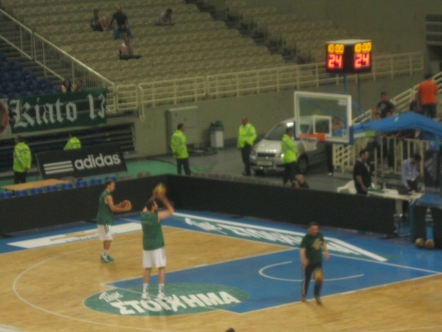 Η προθέρμανση πριν από τον τέταρτο τελικό, στο ΟΑΚΑ (photos+videos)