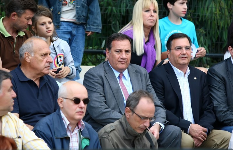 Βροχερή «γιορτή» στο γκαλά γυναικών (photos)