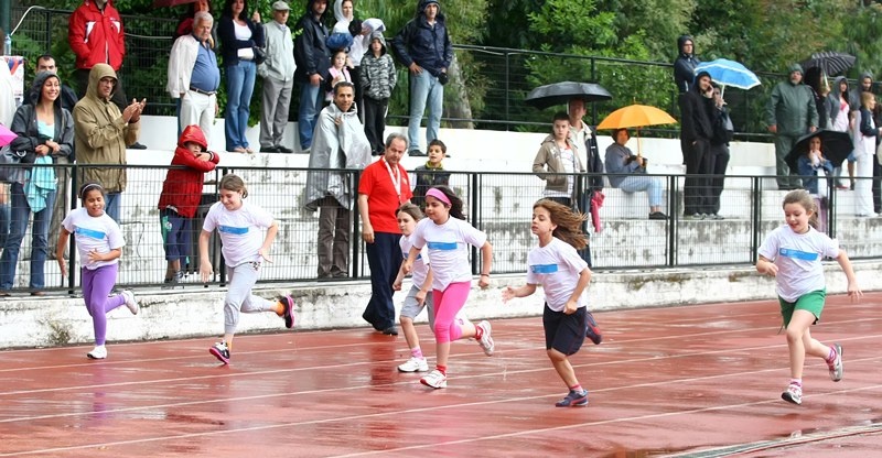 Βροχερή «γιορτή» στο γκαλά γυναικών (photos)