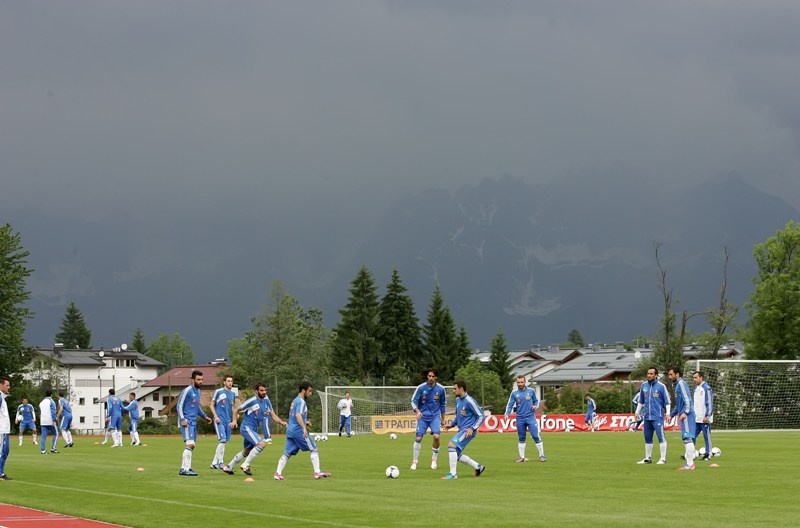 Euro 2012: Σαλπιγγίδης αντί Νίνη με Αρμενία (photos+videos)