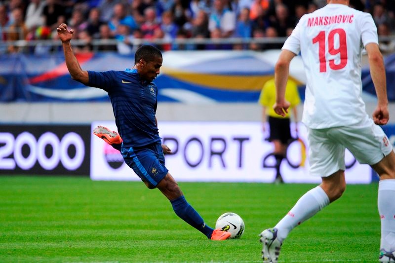 Euro 2012: Συνέχισε νικηφόρα η Γαλλία (photos+videos)