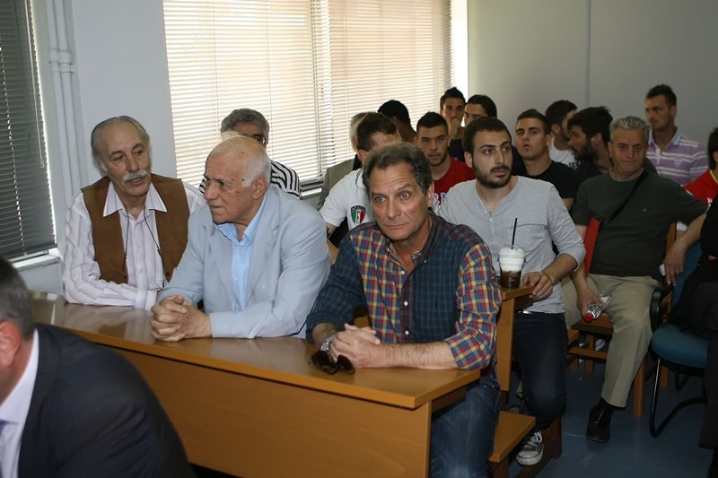 Απολογία-φαρσοκωμωδία στην υπόθεση «Καλλιθέα-Ηρακλής Ψαχνών»