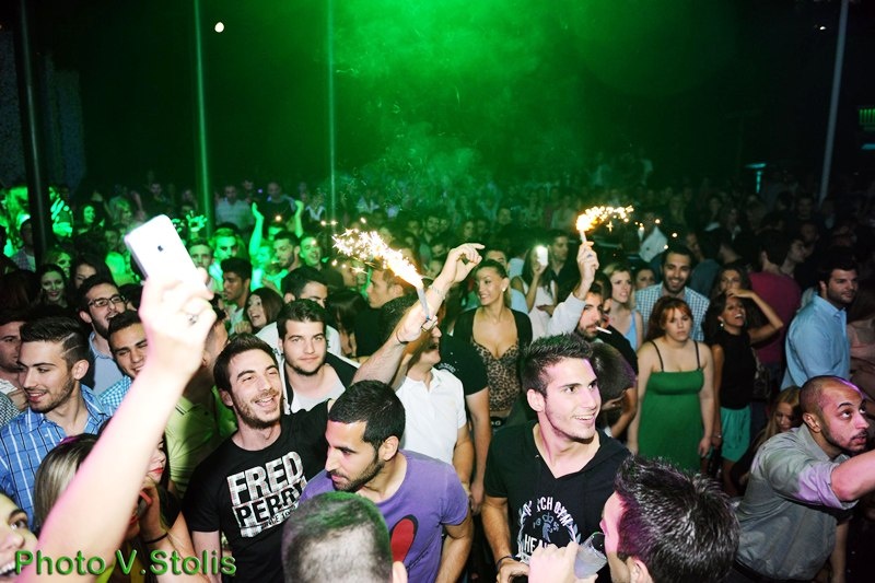 Λατρεία της Θύρας 13 για Σισέ (photos)