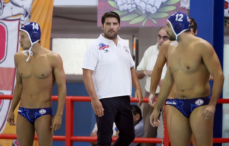 «Σέρνει» τον Ολυμπιακό μέχρι το... Λαιμό, η Βουλιαγμένη! (photos)