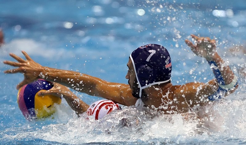 «Σέρνει» τον Ολυμπιακό μέχρι το... Λαιμό, η Βουλιαγμένη! (photos)
