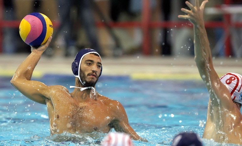 «Σέρνει» τον Ολυμπιακό μέχρι το... Λαιμό, η Βουλιαγμένη! (photos)