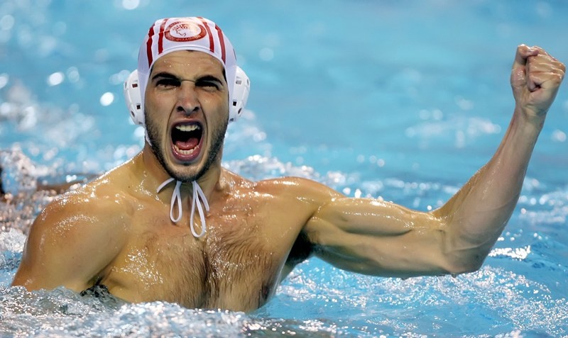 «Σέρνει» τον Ολυμπιακό μέχρι το... Λαιμό, η Βουλιαγμένη! (photos)