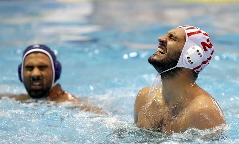 «Σέρνει» τον Ολυμπιακό μέχρι το... Λαιμό, η Βουλιαγμένη! (photos)