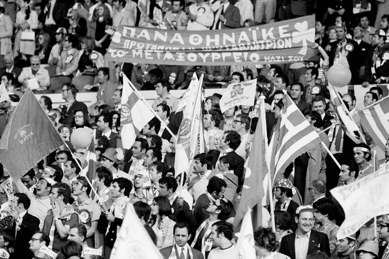 «Έχω στο Λονδίνο μια δουλειά...» (photos+video)