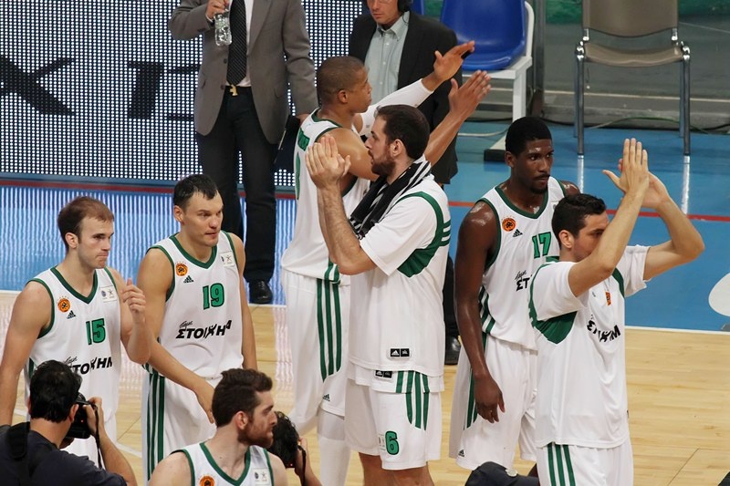 Στο πλευρό του «εξάστερου» οι οπαδοί του (photos)