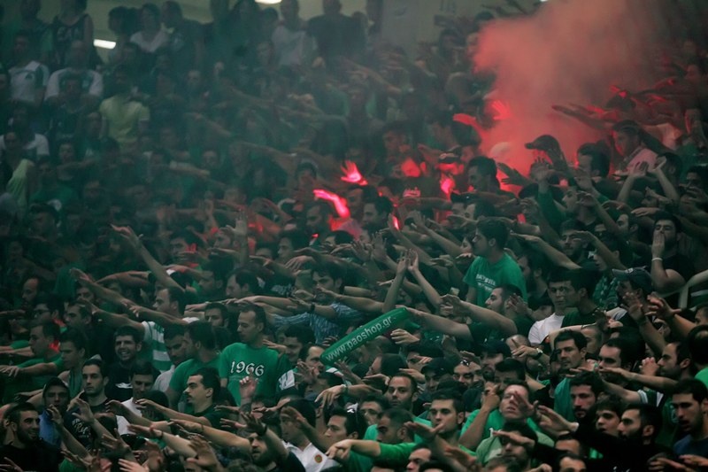 Στο πλευρό του «εξάστερου» οι οπαδοί του (photos)