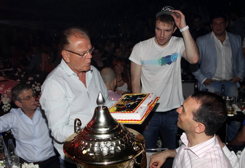 Το γλέντησε ο Ίβκοβιτς (photos+videos)