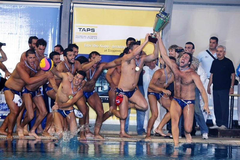 Τα σήκωσε όλα η Βουλιαγμένη! (video+photos)