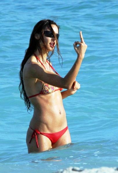 Euro 2012: Η Νίνα Μόριτς στηρίζει την Κροατία (photos+video)