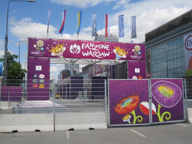 Euro 2012: «Χρώμα» EURO από τη Βαρσοβία (photos)