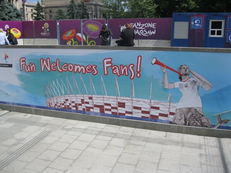 Euro 2012: «Χρώμα» EURO από τη Βαρσοβία (photos)