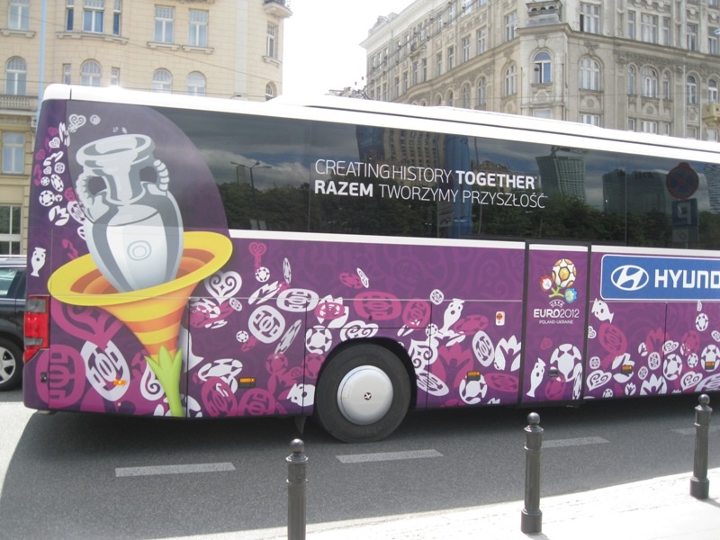 Euro 2012: «Χρώμα» EURO από τη Βαρσοβία (photos)