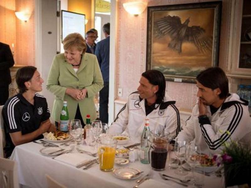Euro 2012: Η επίσκεψη της Μέρκελ στη Γερμανία (photos)