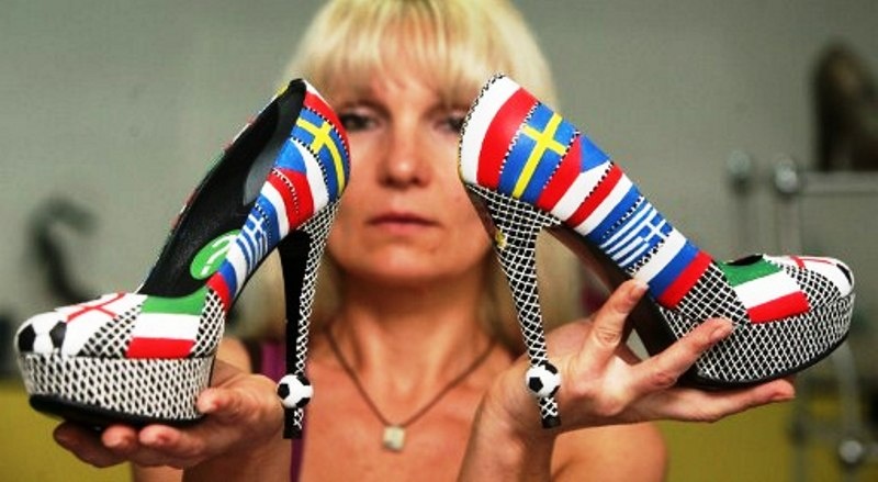Euro 2012: Οι… γόβες της διοργάνωσης (photos)