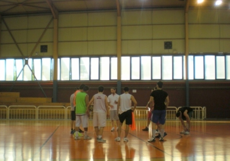 Μάντζαρης: «Τα κεφάλια μέσα!» (photos)