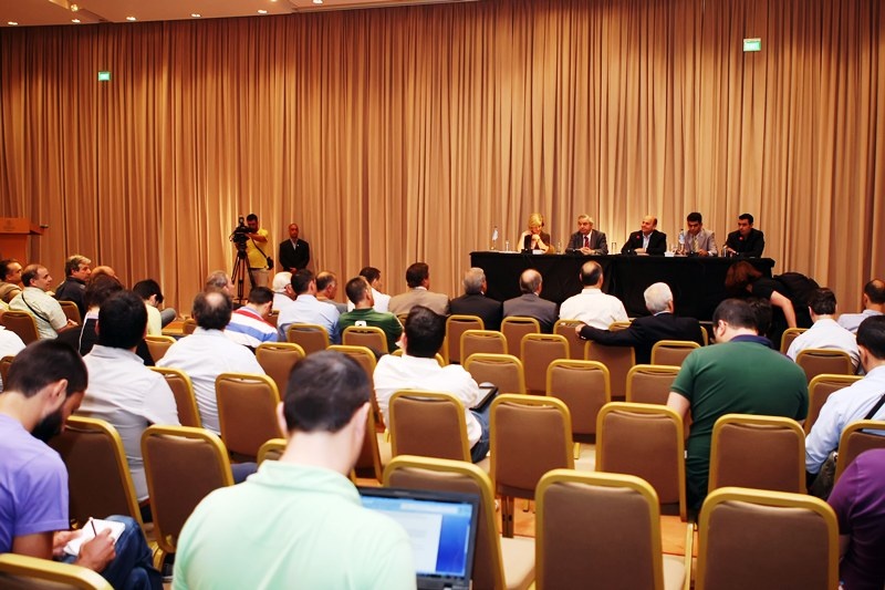 Παίρνει τις μετοχές ο Αλαφούζος (photos)