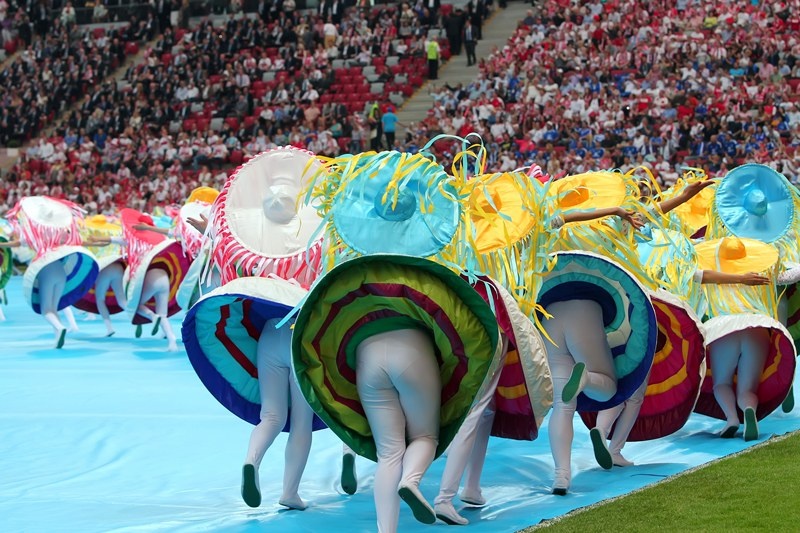 Euro 2012: Φαντασμαγορική τελετή έναρξης (photos)