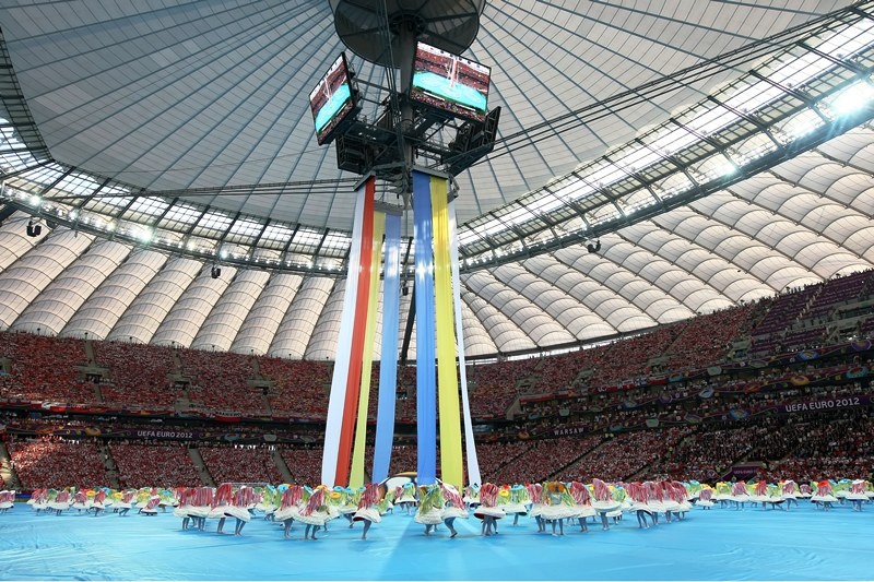 Euro 2012: Φαντασμαγορική τελετή έναρξης (photos)